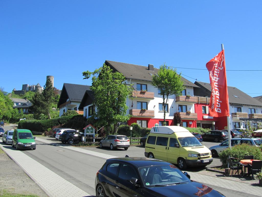 Land-Gut-Hotel Zur Burg Nurburg Exterior photo