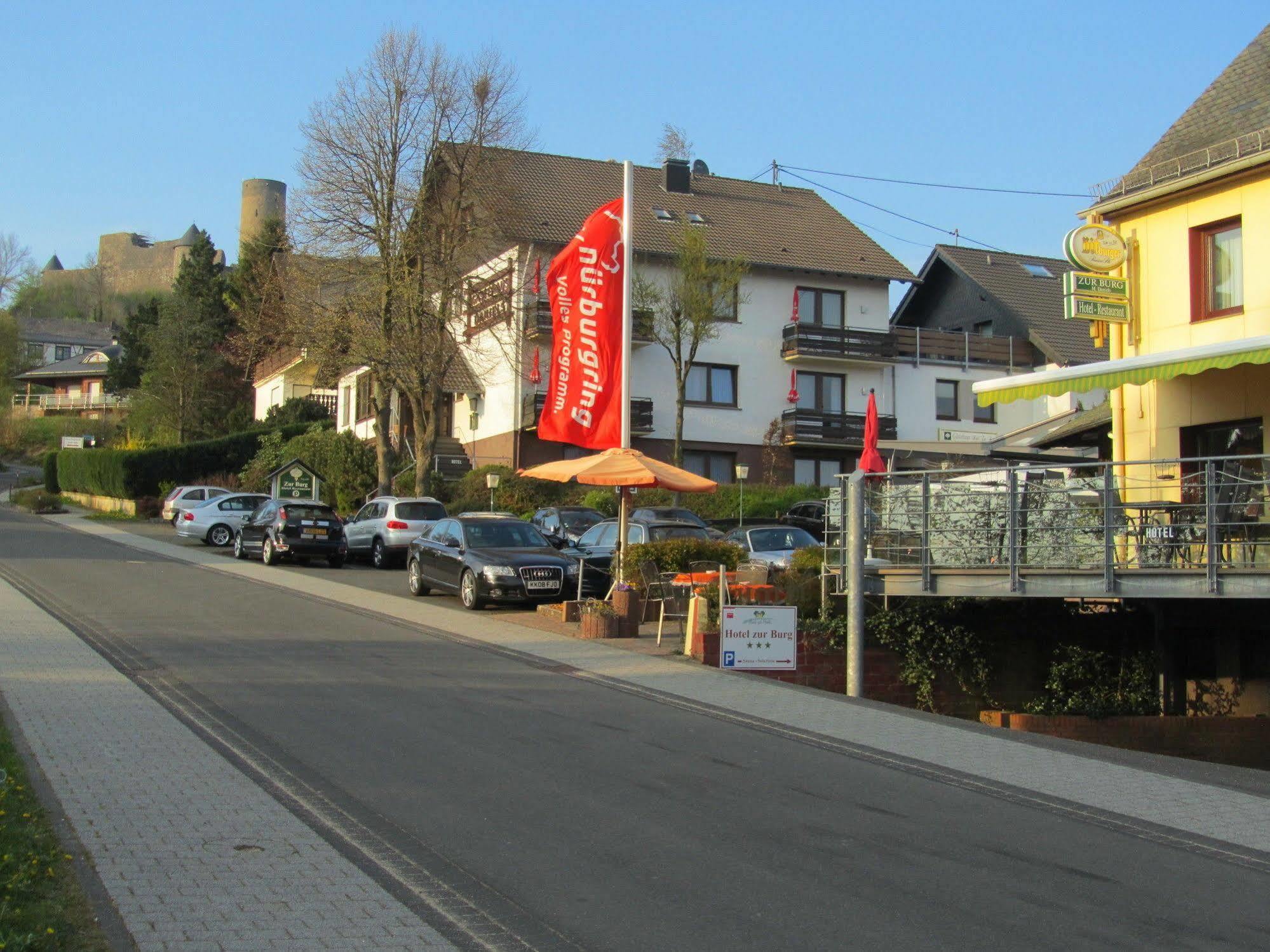 Land-Gut-Hotel Zur Burg Nurburg Exterior photo